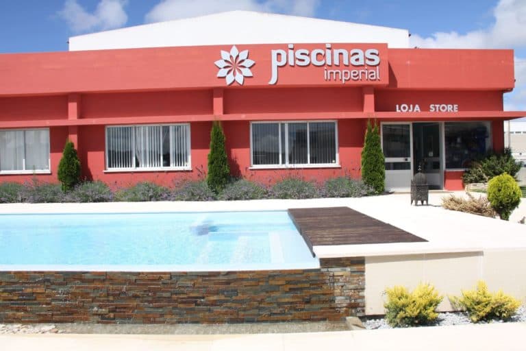 Showroom e piscinas de exposição da Piscinas Imperial nas Caldas da Rainha